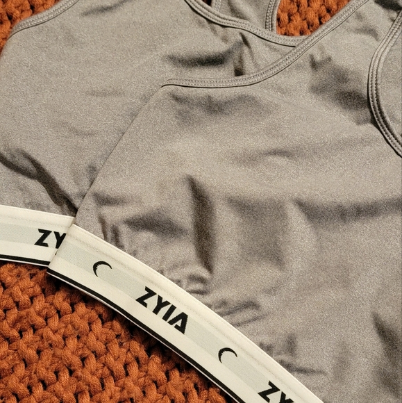 TWO Zyia Grey Sports bras - Picture 2 of 6
